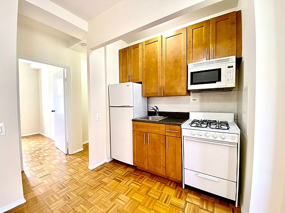 3rd image of 510 E 79th St APT 6D