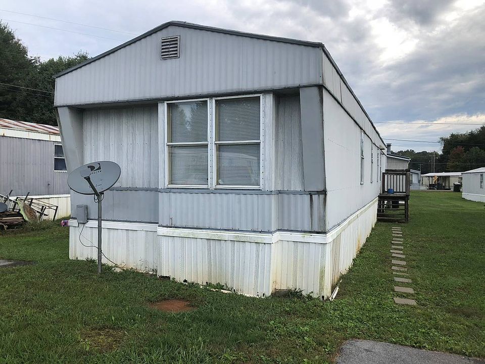 1st image of 305 Pleasant Ct