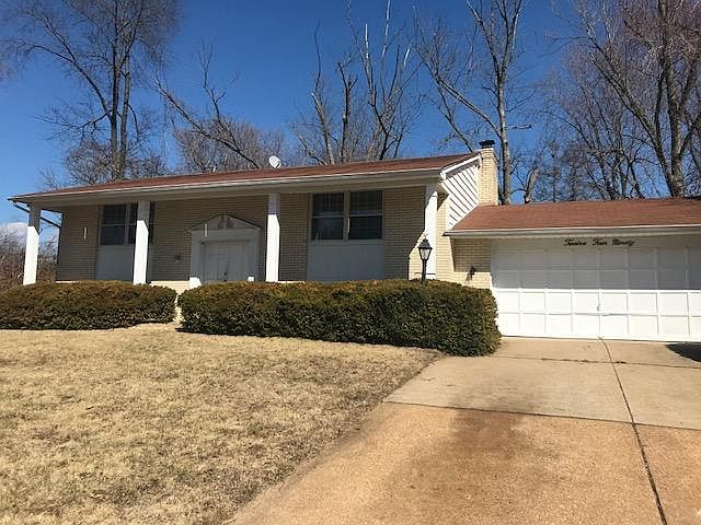 1st image of 12490 Parkwood Ln