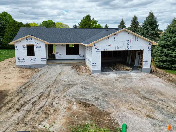 1505 Lisa Ln, New Holstein, WI 53061