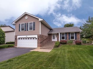 620 Scott Dr, Schaumburg, IL 60193