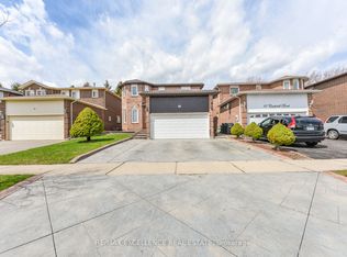 89 Castlehill Rd, Brampton, ON L6X 4C3