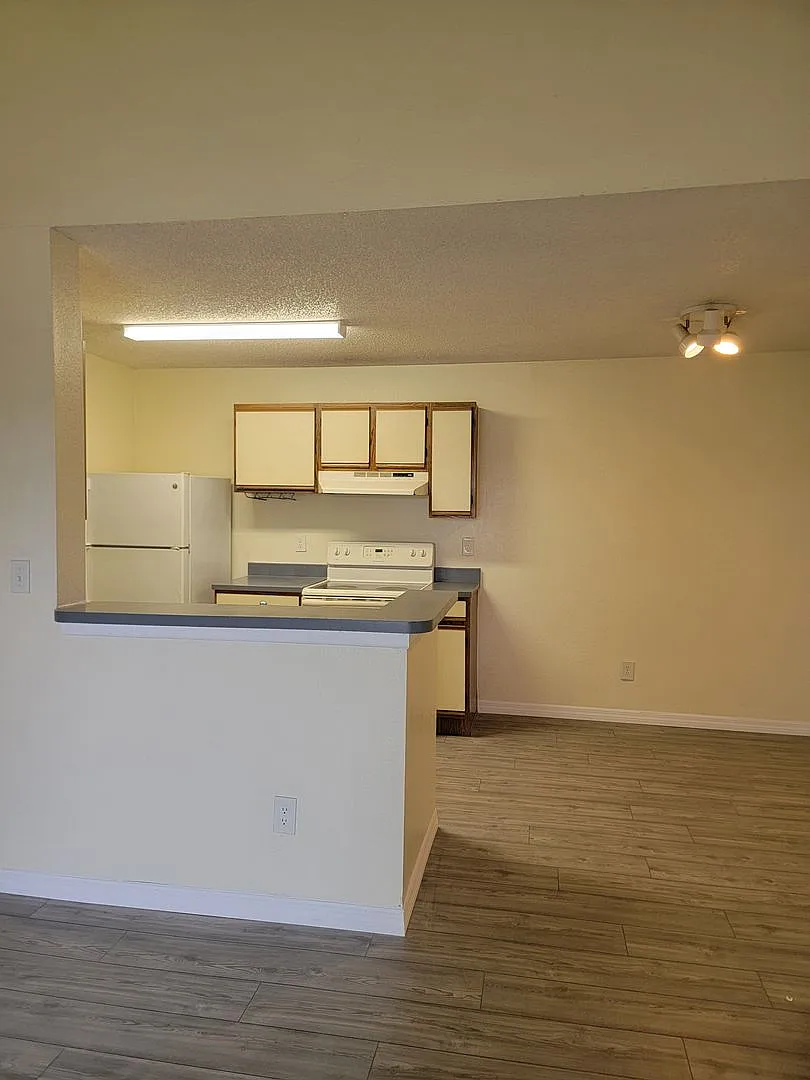 2031 Cascades Blvd. #308 — Photo 3