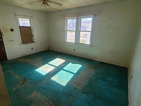 5th image of 673 Wood Ct