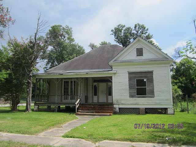 1st image of 605 Elgie St