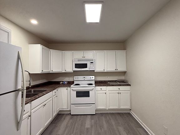 4th image of 1909 McDowell Ave #A