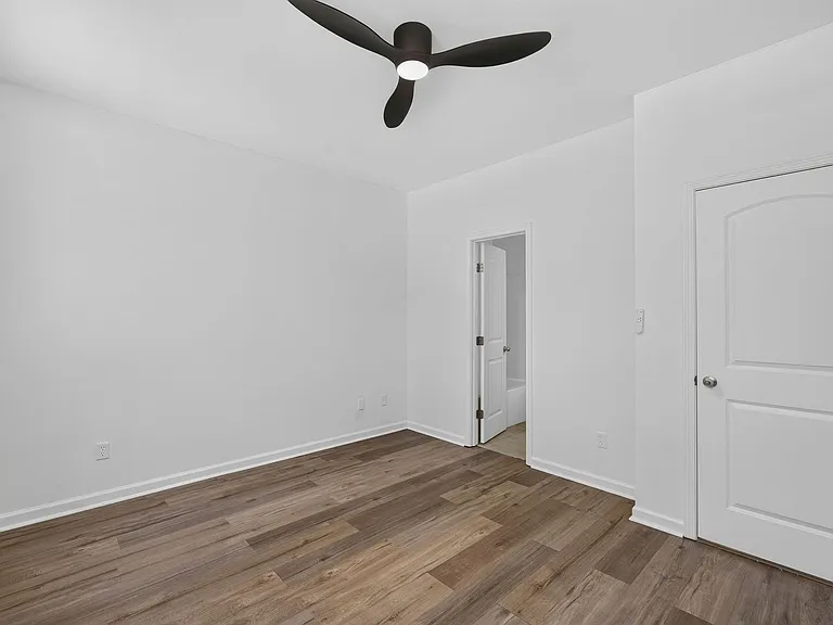 993 Downey Branch Ln — Photo 12