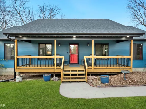 505 6th St NE, Mitchellville, IA 50169