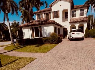 3909 NW 82nd Dr, Cooper City, FL 33024