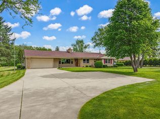 17000 W Observatory ROAD, New Berlin, WI 53151