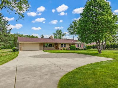 17000 W Observatory ROAD, New Berlin, WI, 53151