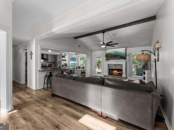 3rd image of 110 Sweet Gum Rd