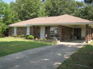20 River Rd, Hattiesburg, MS 39401