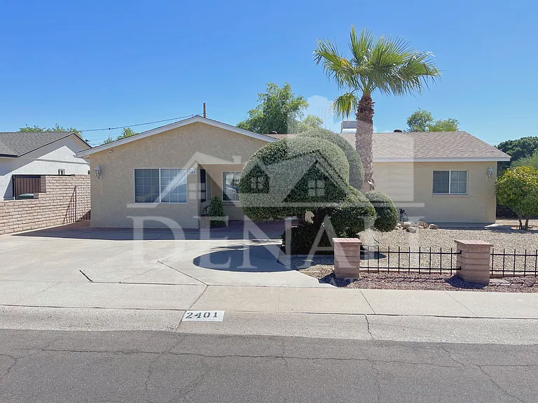 2401 E Meadowbrook Ave — Photo 1