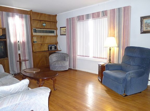 5th image of 18 Monterey Pl