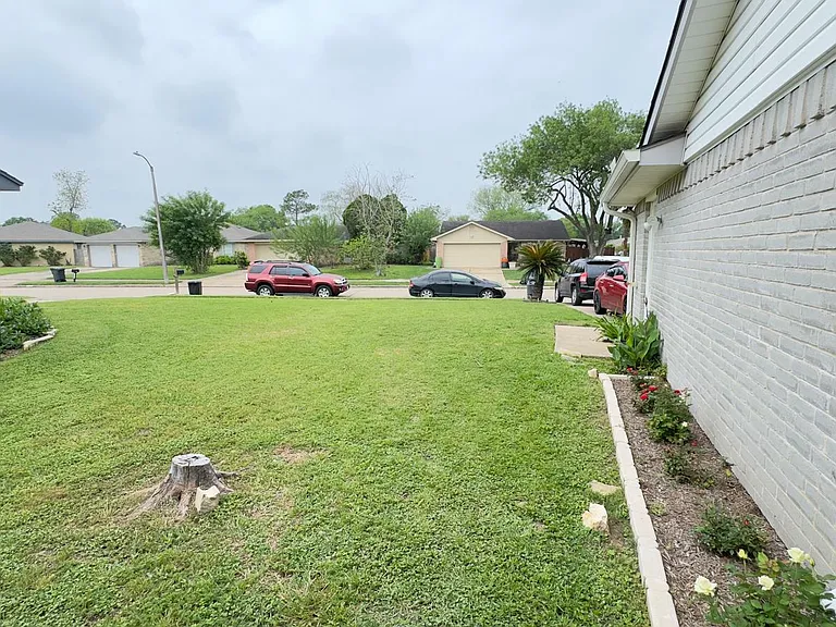 7403 La Place Dr — Photo 13