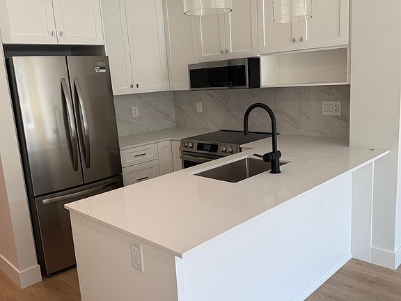 5th image of 46185 Thomas Rd #409