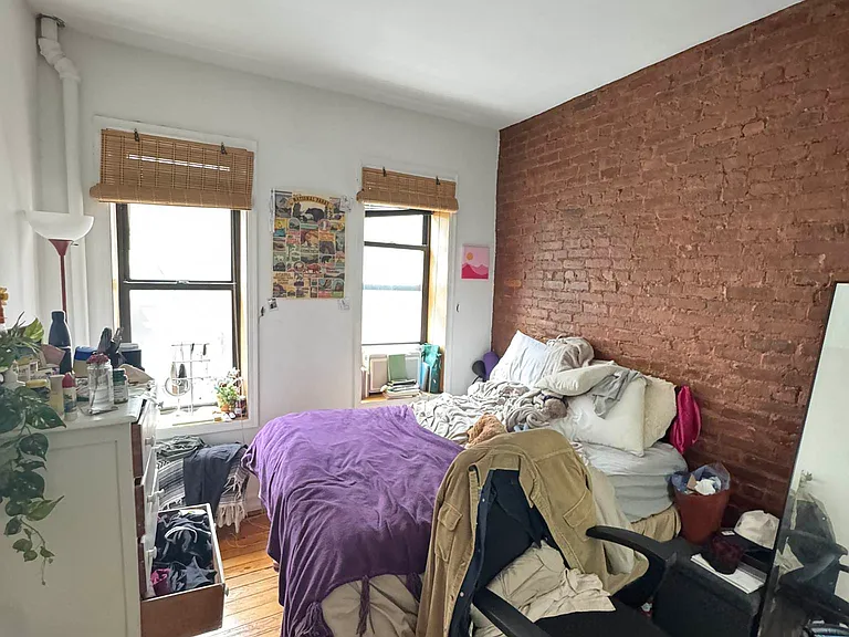530 E 13th St #18 — Photo 7