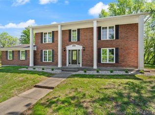 9660 Voyles Rd, Pekin, IN 47165