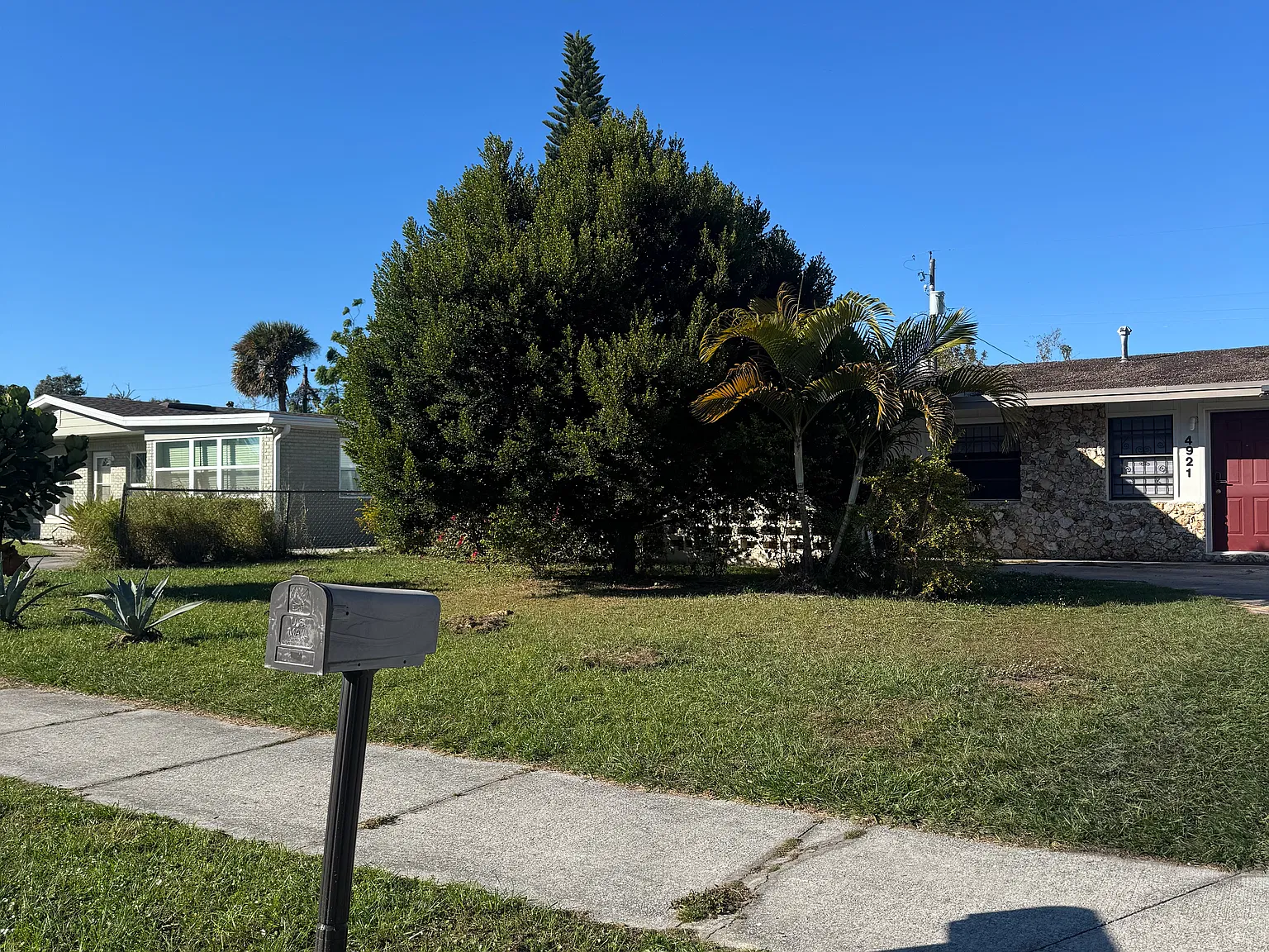 3 bed, 1250 sqft, $2,000 — Photo 2