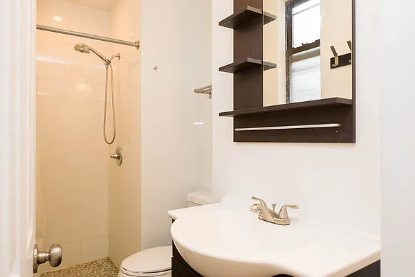 Rented by Nooklyn NYC LLC | media 21