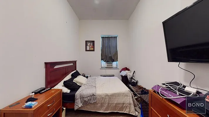 Rented by Bond New York | media 25