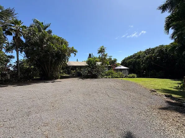 275 Kulike Rd, Haiku, HI 96708