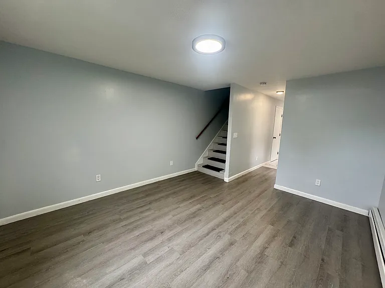 46 Sherwood St — Photo 6