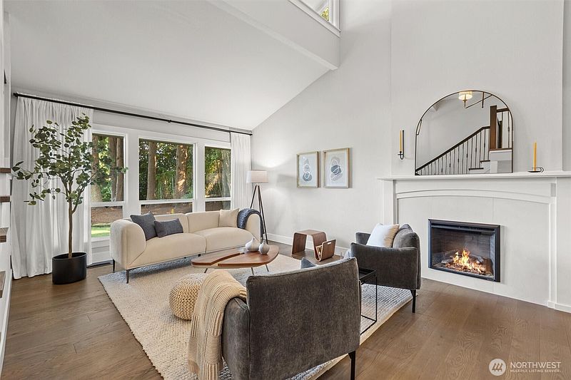5th image of 10345 36th Avenue NE