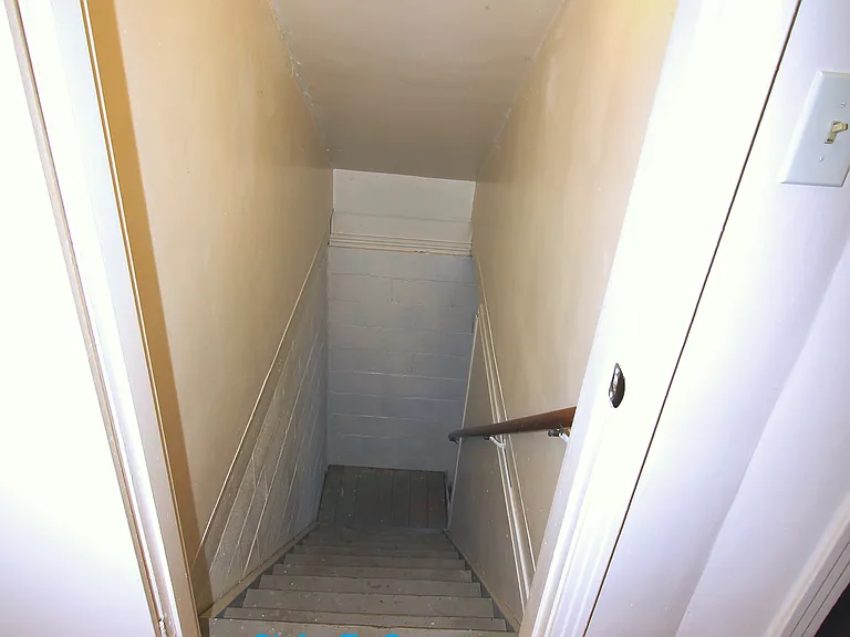 1090 Meridian Ct — Photo 43