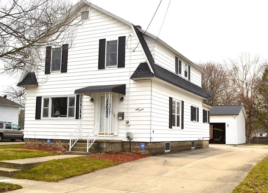 816 S Church St photo 1