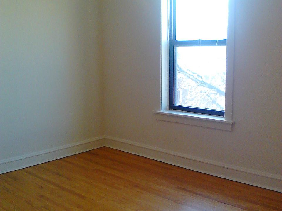1st image of 403 S Kenilworth Ave APT 1