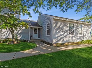 903 Bidwell Dr, Gurnee, IL 60031