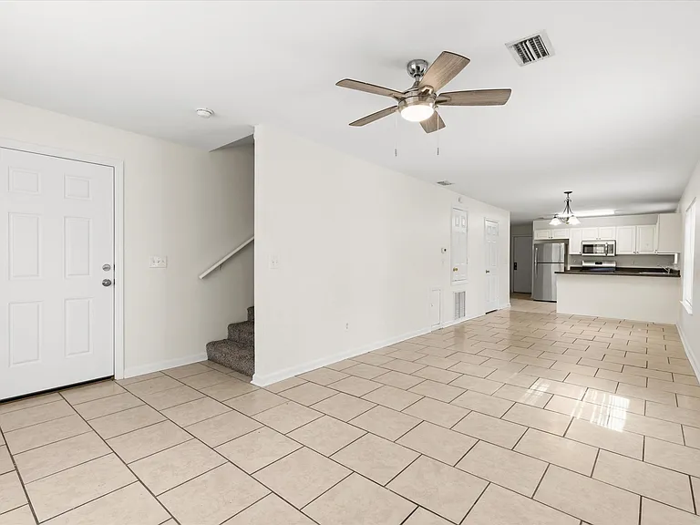 735 Putnam Dr #2 — Photo 4