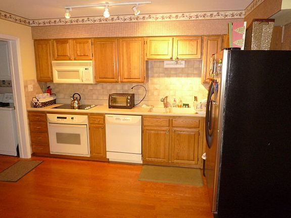 5th image of 12 Wildwood Est