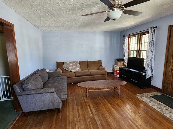 5th image of 414 W 2nd