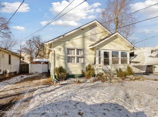 931 Comfort St, Lansing, MI 48915