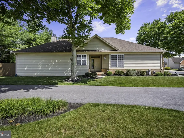 326 Chalk Hill Dr, Pikesville, MD 21208