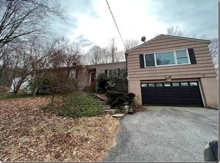 610 Quaker Rd, Chappaqua, NY 10514