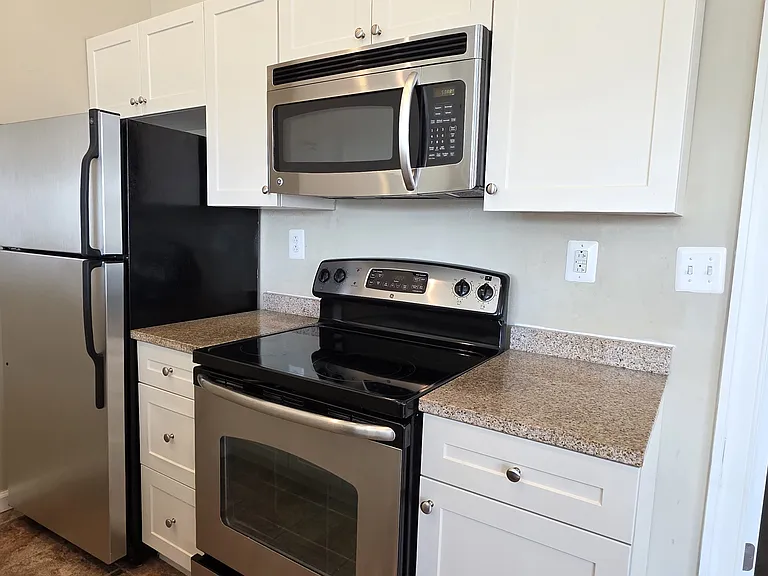 314-22 Walnut St #503 — Photo 9