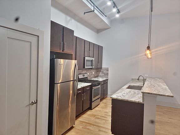 3rd image of 1435 W 21st St #325