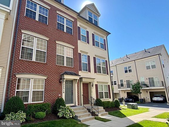 2nd image of 22517 Phillips St #1509