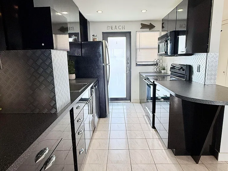 801 N Ocean Blvd #802 — Photo 7