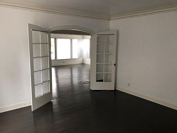 4th image of 1705 Fremont Ave
