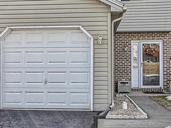 3rd image of 7243 Capital Dr