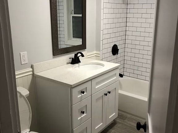3rd image of 19 Pearl St #1