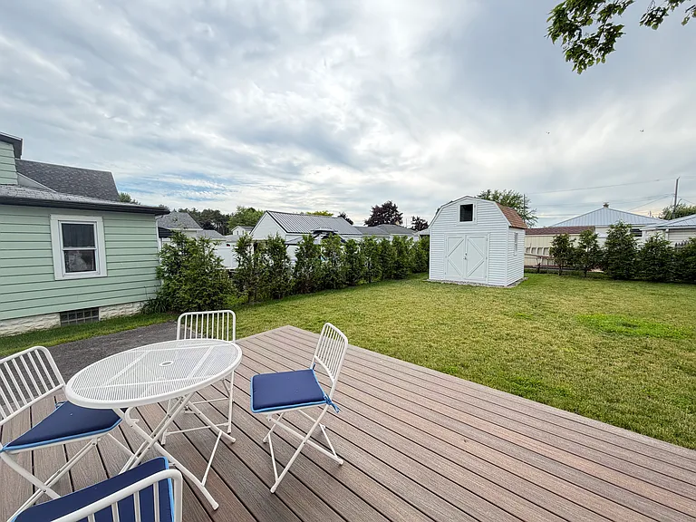 57 Caswell St — Photo 40