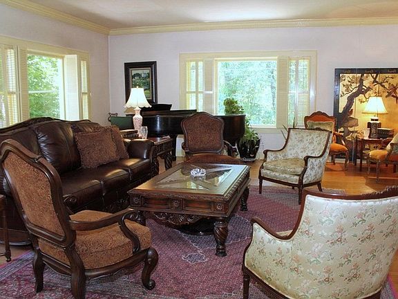 3rd image of 2684 E Hillsden Dr