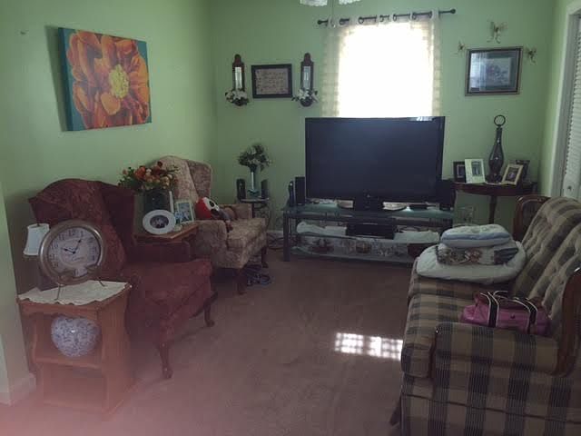 1st image of 690 Pine St