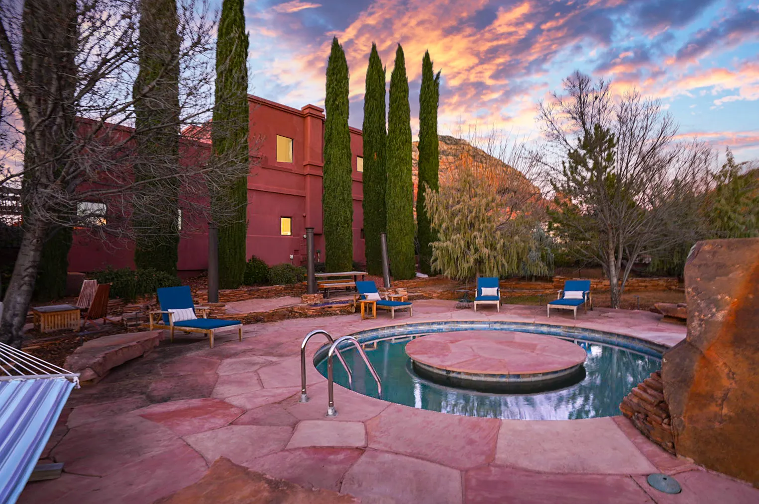 7 bed, 6414 sqft, $30,000 — Photo 1